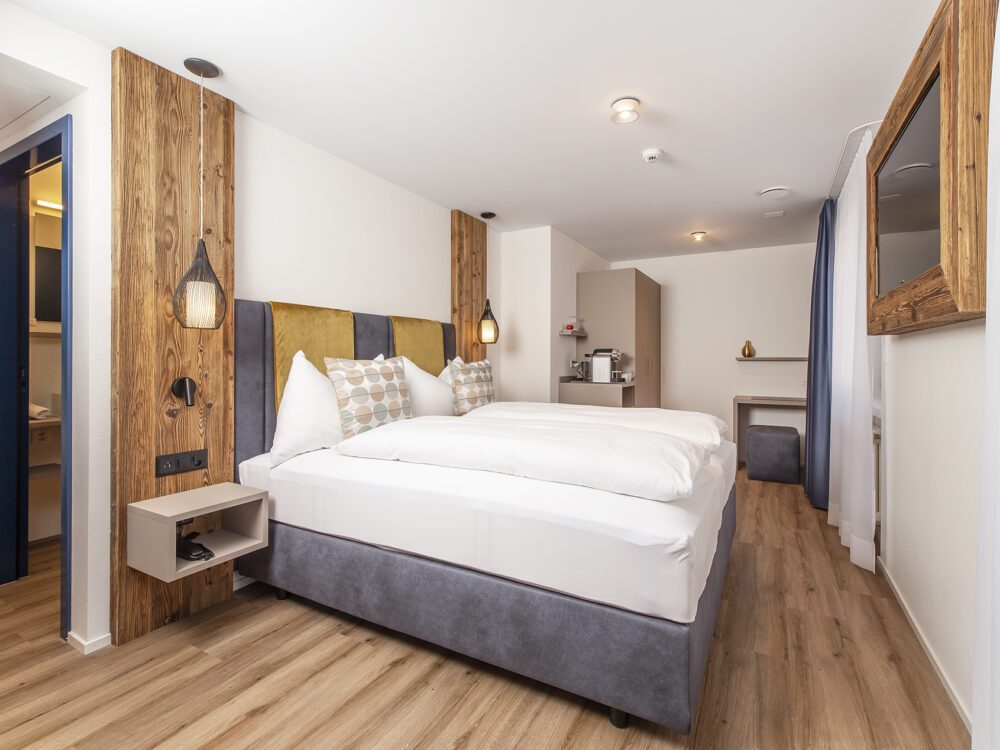 ScheuberAG_Hotel Engel_Vorhänge_Bett