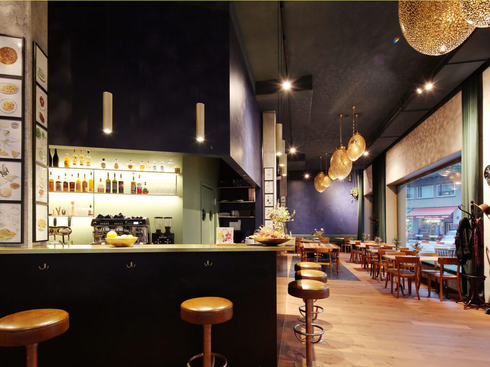 ScheuberAG_Majorelle_ Polsterbank_Gastronomie_Restaurant_Vorhänge